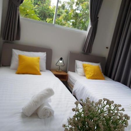 Yelo Hostel & Cafe Ho Chi Minh City Exterior photo