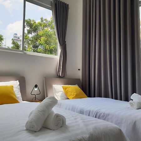 Yelo Hostel & Cafe Ho Chi Minh City Exterior photo