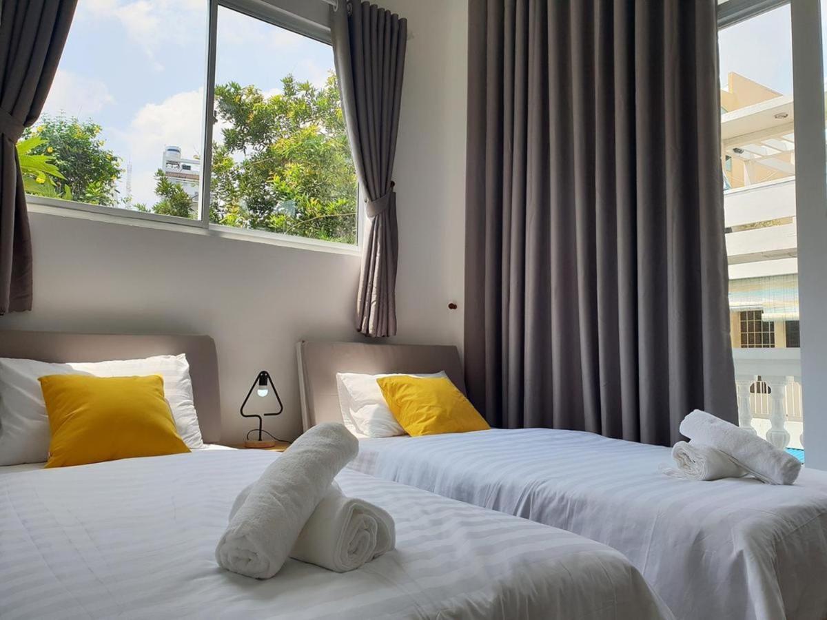 Yelo Hostel & Cafe Ho Chi Minh City Exterior photo